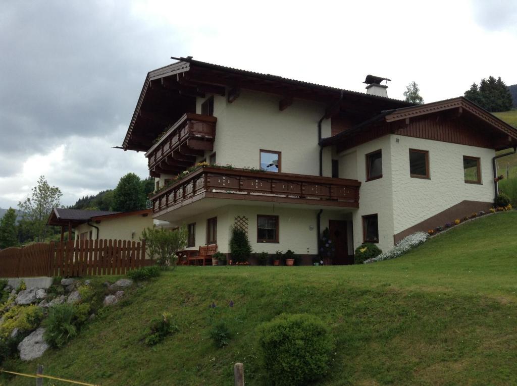 Апартаменты Haus Zirmblick Зальбах-Хинтерглемм Экстерьер фото